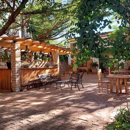Island Continent Hotel Ivato Airport Exterior photo