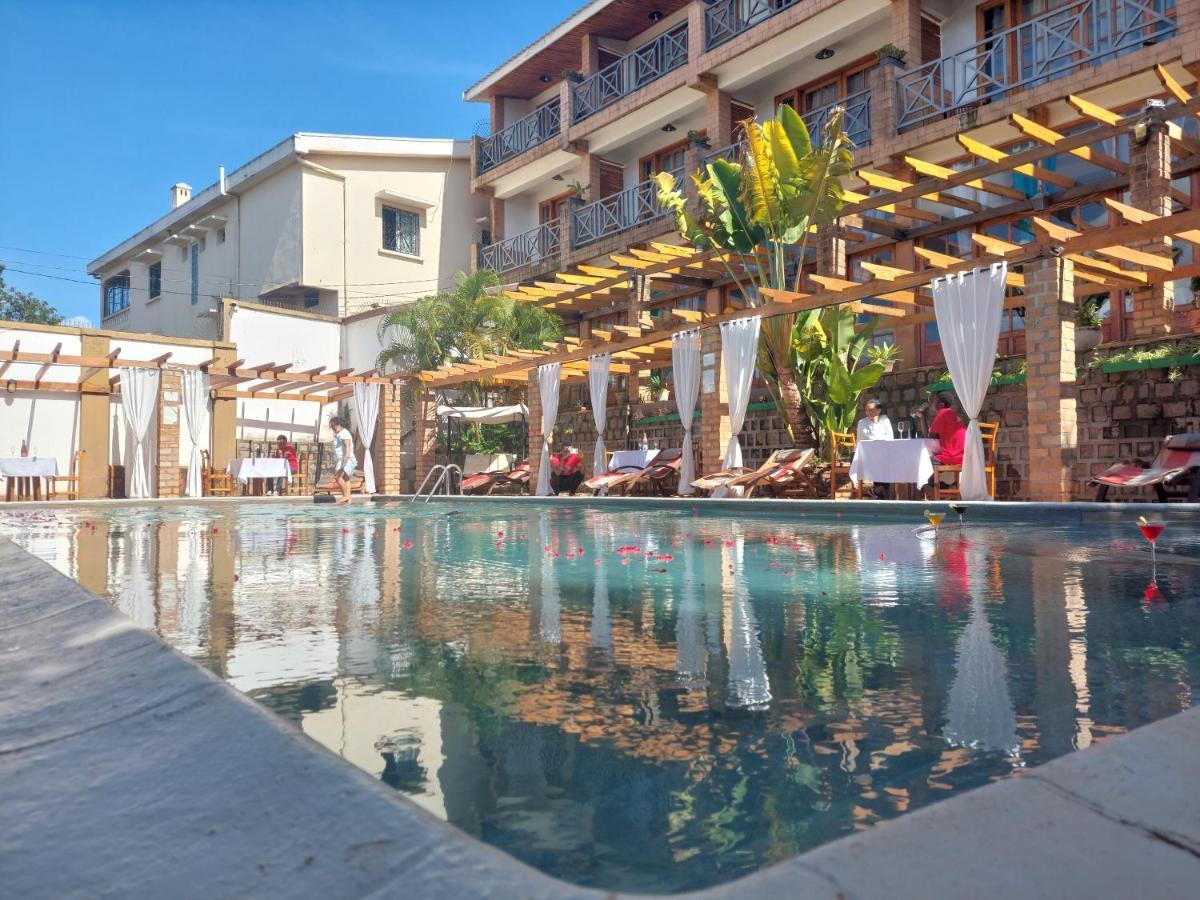 Island Continent Hotel Ivato Airport Exterior photo