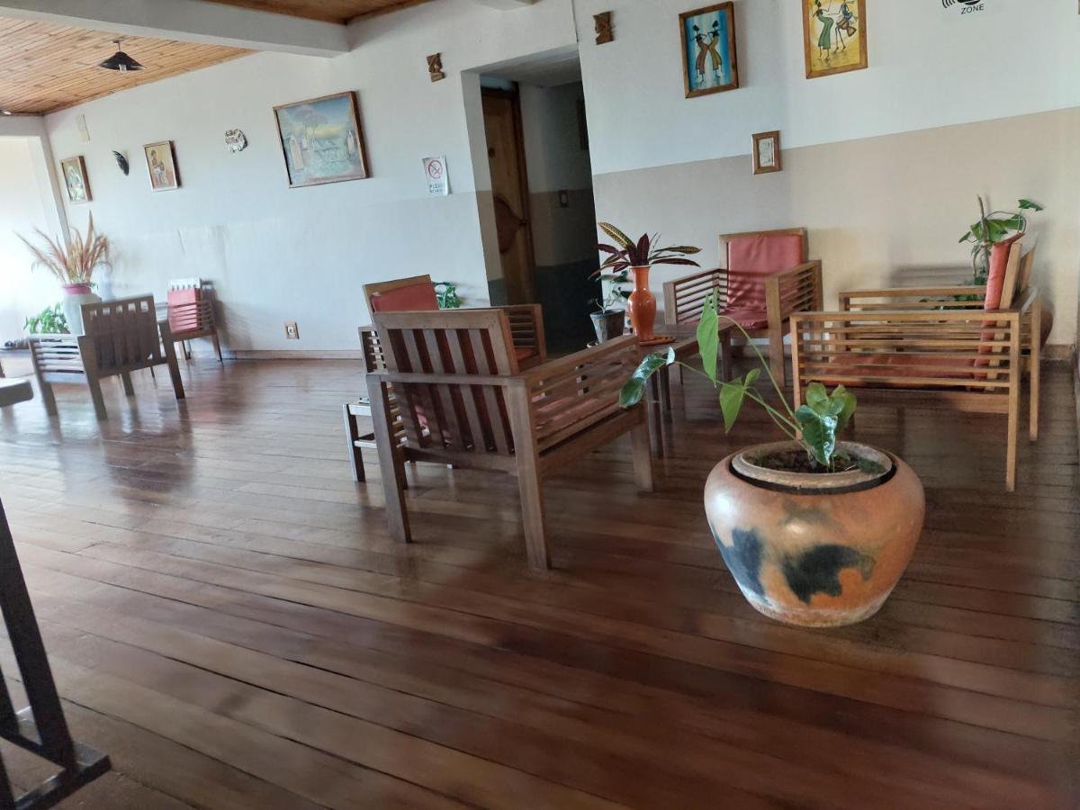 Island Continent Hotel Ivato Airport Exterior photo